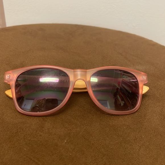 Sunglasses - Picture 5 of 5